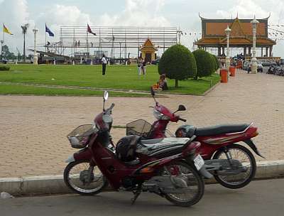 Preparing waterfront viewing stands