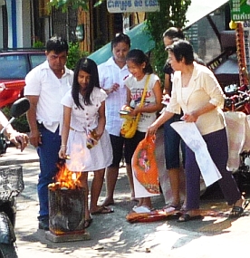 Burning offerings to the ancestors