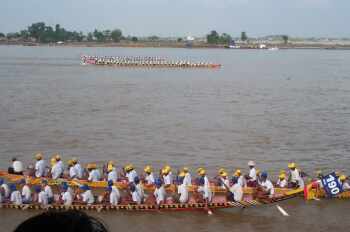 Racing boats at the Cambodian Water Festival