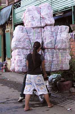 A REALLY big load on a motorcycle