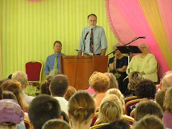 Pastor Graham Chipps preaching