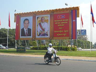 Signs welcoming a Vietnamese official