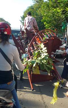 Spiral staircase on wagon