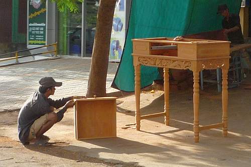 Making a wooden table