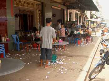 Rubbish on the restaurant floor