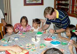 Decorating Christmas cookies