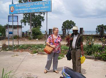 Lieke and Cyril waiting for the bus to Phnom Penh