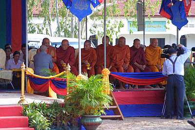 King greeting the monks