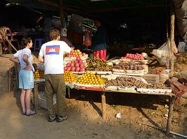 Buying fruit by the ferry