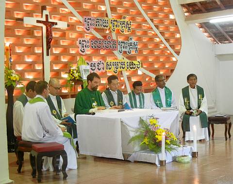 The Kampong Cham priests at mass