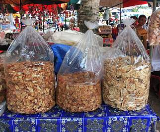 Dried banana chips