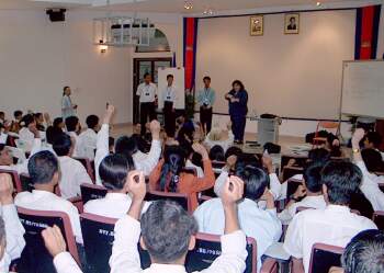 The lecture hall and deaf students