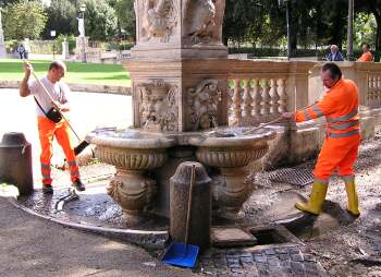 Cleaning a fountain