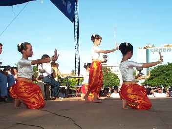 Deaf dancers