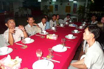 Deaf people at dinner