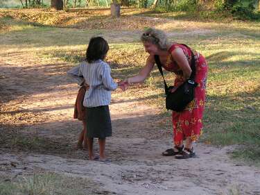 Jaana Keksi-Levijoki and neighborhood children