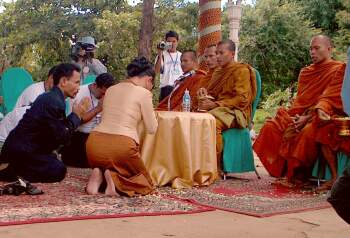 Reverencing the monks before starting