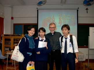 Students with Charlie in the talk room