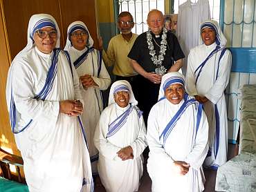 Cardinal McCarrick visiting the Missionaries of Charity