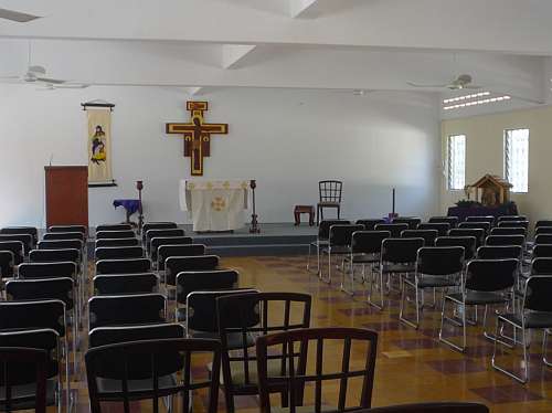 Hall for English mass