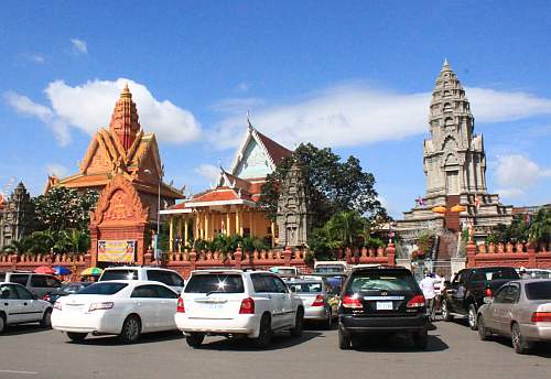 Celebrating Pchum Ben at wat