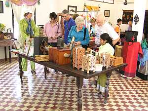 The handicraft shop at Wat Than