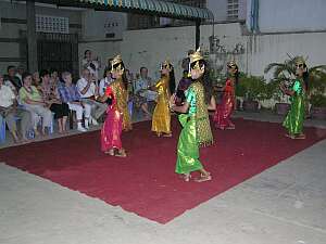 Dancers from Krousar Thmey