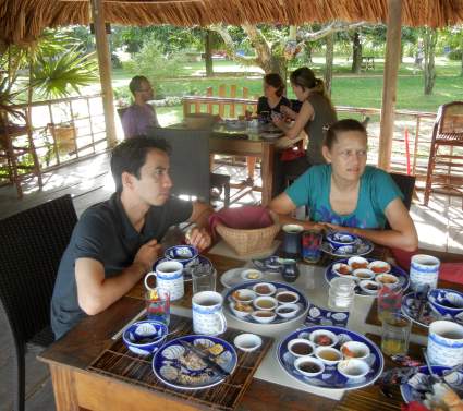 Breakfast by the river