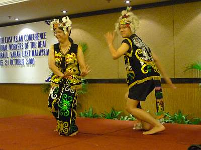 Kuching cultural performance