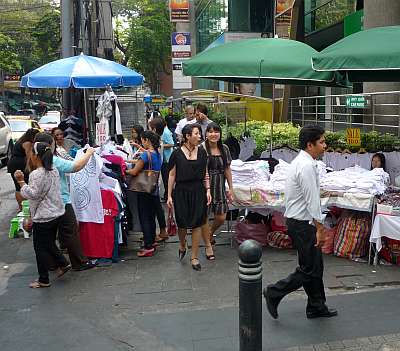 Crowded Bangkok street