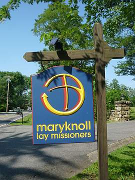 Maryknoll Lay Missioners sign