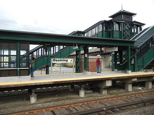 Ossining train station