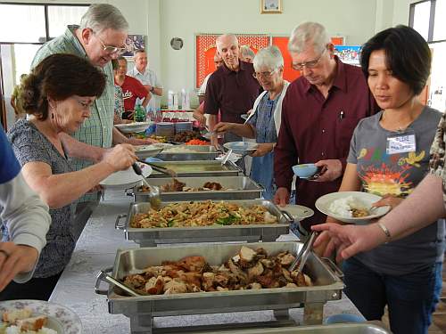 The food serving table