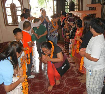 Students welcomng the visitors