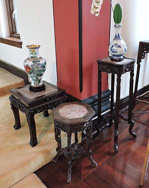 Chinese furnishings in the chapel