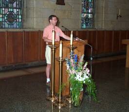 Jeff Gatlin leads a song