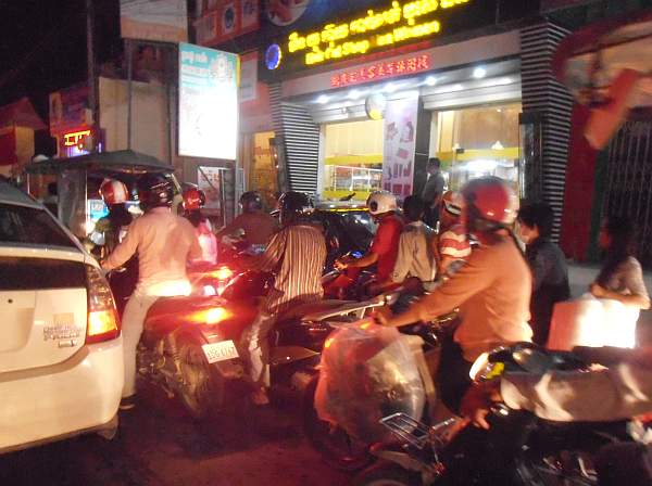 Traffic in Phnom Penh